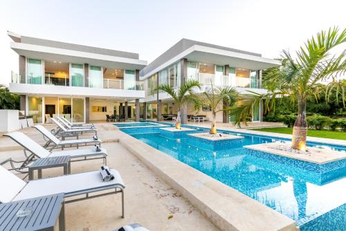 Superior Villa image 4