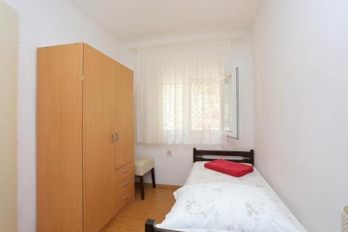 Family friendly seaside apartments Sevid, Trogir - 19105
