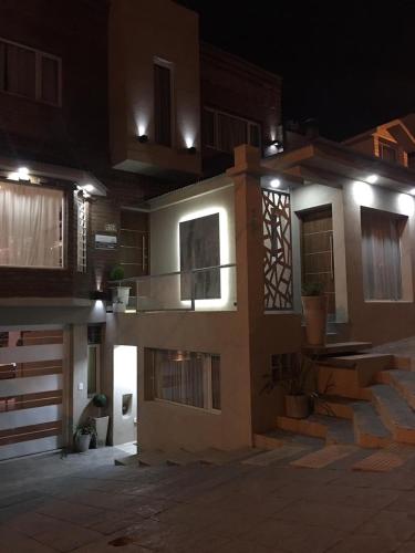 숙소 외관, San Francisco in 코모도로 리바다비아