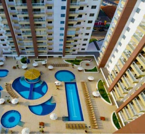 Apartamento no Condomínio Casa da Madeira em Caldas Novas-GO