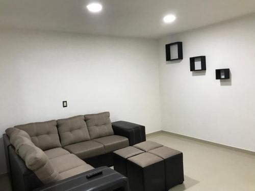 Casa minimalista tranquila y acogedora, con garage Casa minimalista tranquila y acogedora, con garage