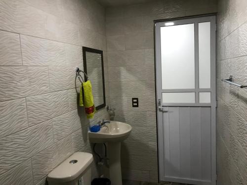 Casa minimalista tranquila y acogedora, con garage Casa minimalista tranquila y acogedora, con garage