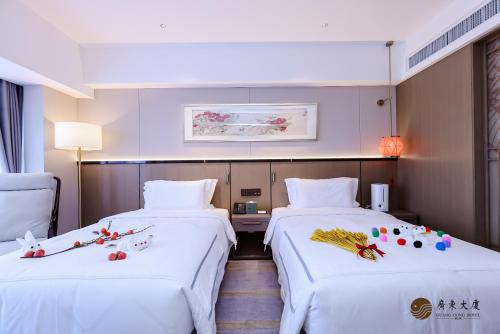 2 twin beds