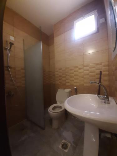 **** 2 bedroom apartment _ fully furnished for daily rent