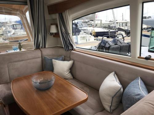 Adelphi B A Delightful 6 Berth Boat