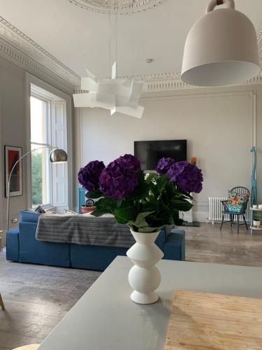 Spacious stunning Apartment in popular Park Area