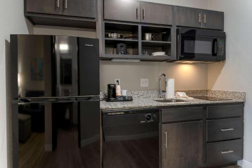 MainStay Suites - image 12