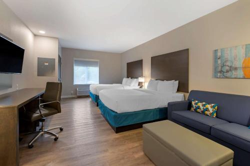 MainStay Suites - image 2