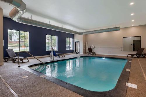 MainStay Suites - main image