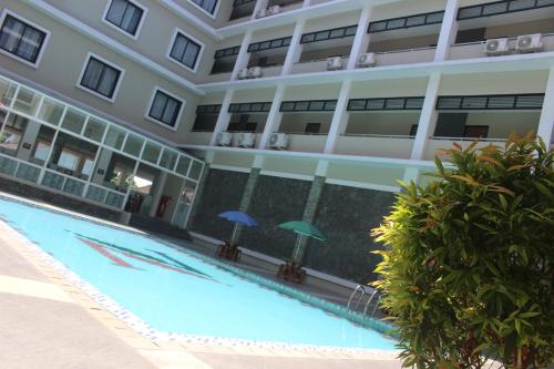 Swimming pool, HOTEL NALENDRA PLAZA SUBANG in Subang