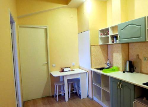 Central Studio Apartment 61b