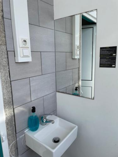 By Doors Hostel – Porto, KY