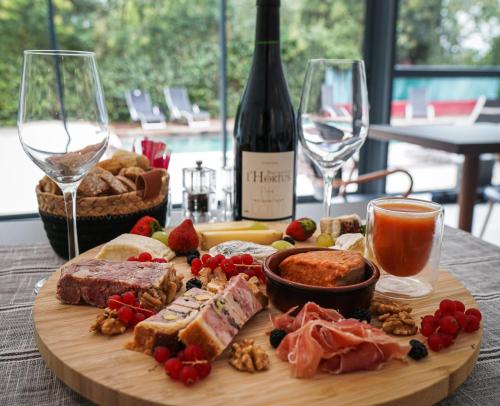 Food and beverages, VILLA MAGNOLIA in Saint-Eloi