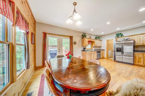 Star Seasons Retreat in Ellijay, USA