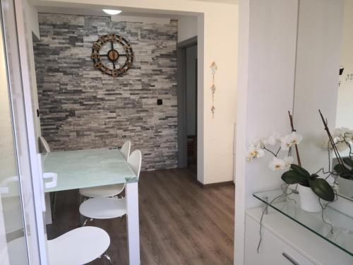 B&B Domžale - SPRING APT with garden and FREE secure parking - Bed and Breakfast Domžale