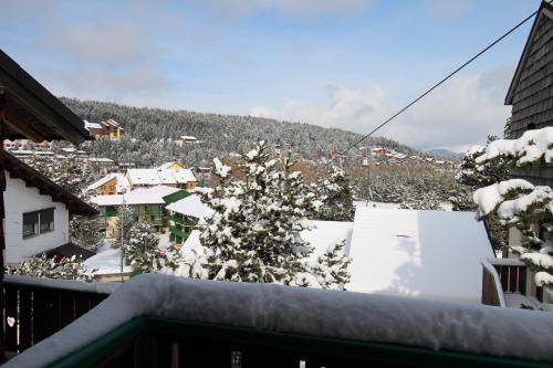 Chalet les Lupins Bleus au pied des pistes Font-Romeu Pyrénées 2000 Chalet les Lupins Bleus au pied des pistes Font-Romeu Pyrénées 2000