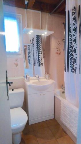 Chalet les Lupins Bleus au pied des pistes Font-Romeu Pyrénées 2000 Chalet les Lupins Bleus au pied des pistes Font-Romeu Pyrénées 2000