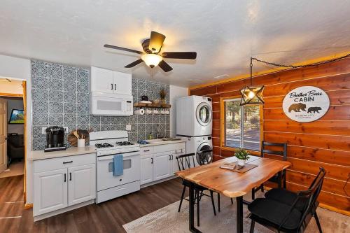 DoorMat Vacation Rentals - Brother Bear Cabin with free WIFI! in Big Bear City, USA