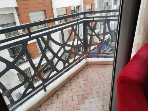 Appartement haut standing a maarif rue biranzarane a cote de twin center