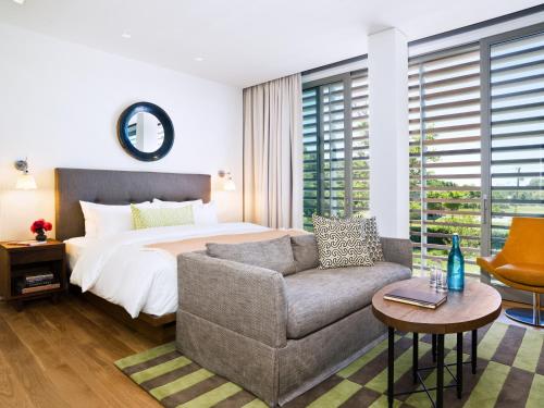 2 twin beds