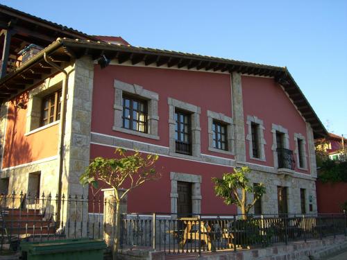 . Hotel La Curva Ribadesella PARKING