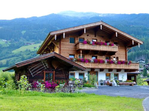 Ferienwohnung Lerchenhof - Apartment - Wald im Pinzgau