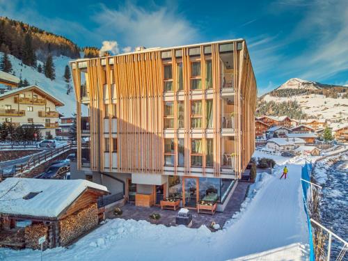 Mountain Design Hotel Eden Selva - 숙소 외관