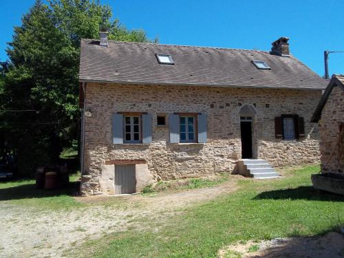 Maison pierre du 18 ème entourée d'un grand parc cottage Sarlande
