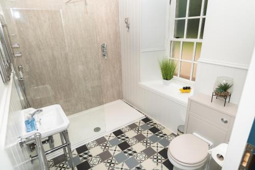 Netherdale House - image 9