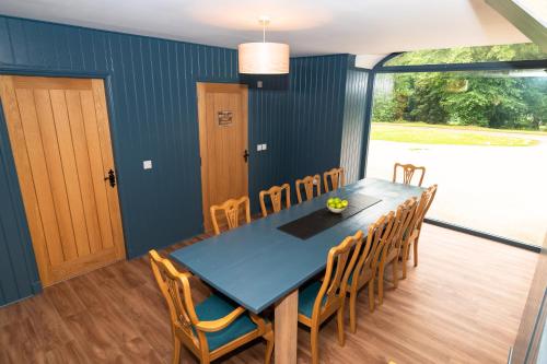 Netherdale House - image 14