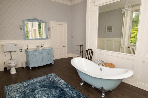Netherdale House - main image