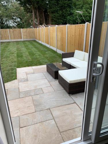 Terraza/balcón, Lovely 1-bedroom apartment with garden and parking in Stone