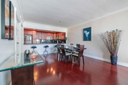 **OCEAN Reserve - Walking Distance to the BEACH!**