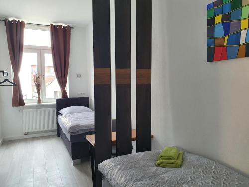 2 twin beds