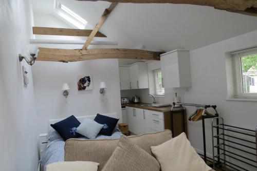 The Old Stables, Whitehall Farmhouse, Oakington - Apartment - Cambridge