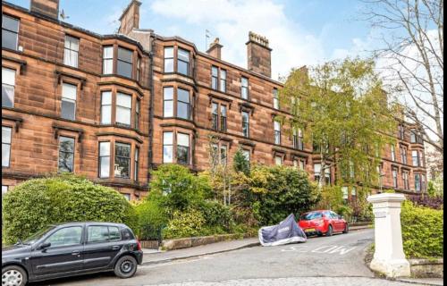 Stunning Glasgow West End Apartment - facing Botanic gardens