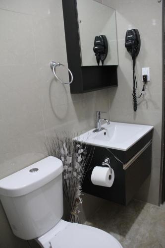 Chic Near Beach Bar Apt. - image 12