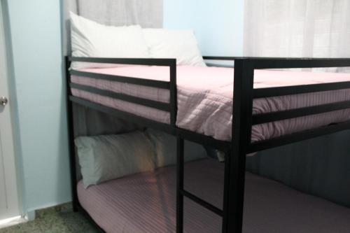 Near Beach Renovated Economical Sleeps upto 16 - image 14