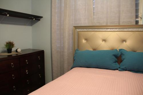 Near Beach Renovated Economical Sleeps upto 16 - image 10