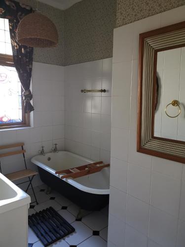 Bathroom, Drakensberg Bush Lodge and Backpackers in Winterton