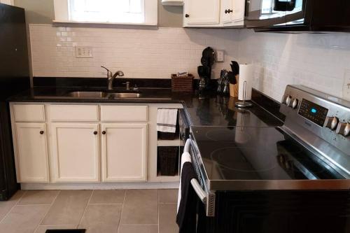 virtuve, The Lafayette House in Hannon Park (AL)
