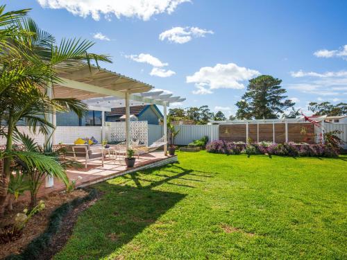 Whitewash I Pet Friendly I 5 Mins Walk to Beach - image 3