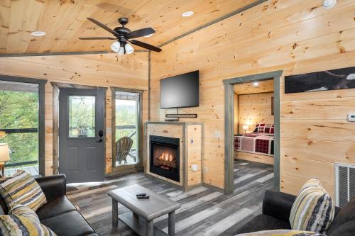 Eagle's Nest Hideaway - image 11