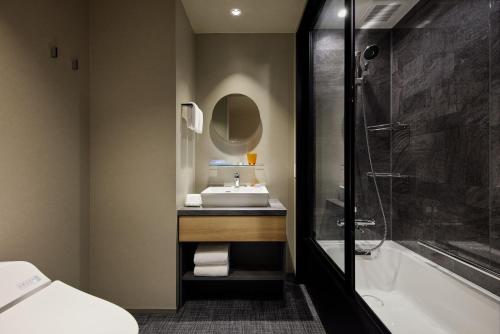 Deluxe Twin Room image 4