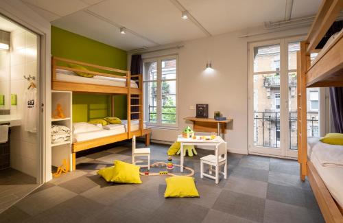 Ciarus - Hostel Room Type - Quadruple Room with Private Bathroom