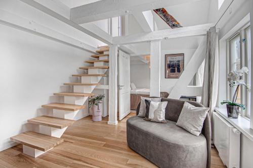Regent 8- Great Apt with Terrace in City Centre - image 4