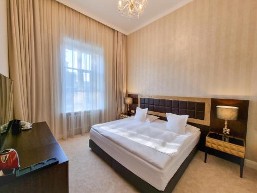 Deluxe Double or Twin Room with Garden View