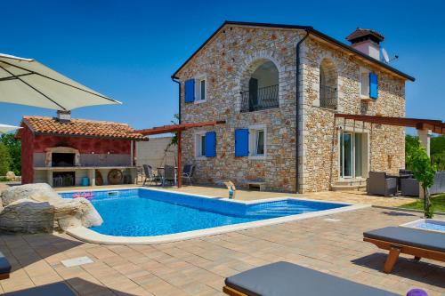 Relax house surrounded by olives and vineyard