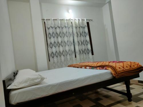 Tiger's Den Camps & Rooms