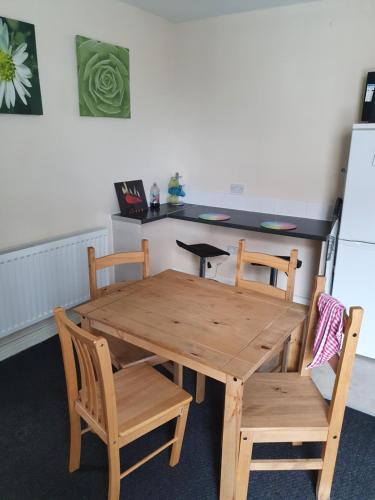 12 person Apartment 8 mins to Liverpool City - image 6